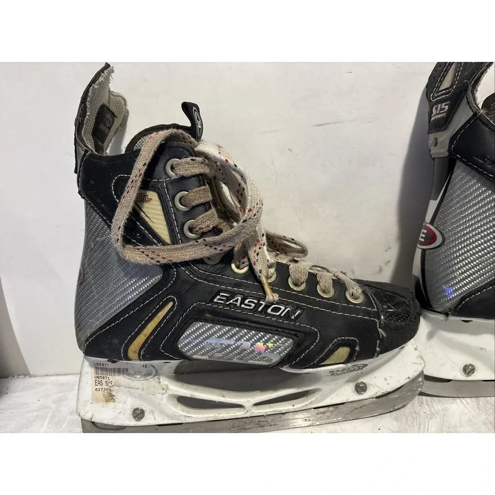 Easton Ice Hockey Skates Kids Size 4.5R WORN